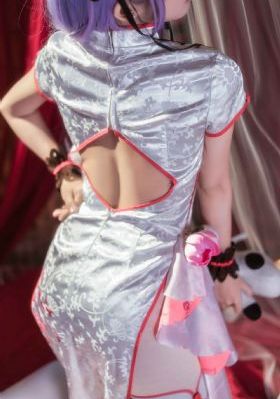 教室里调教大乳奶牛老师_720高清完整版